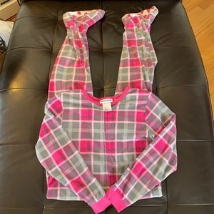 One piece footed pajamas